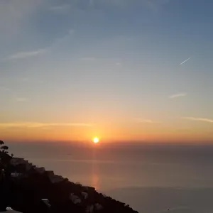 casa-enzo.hotels-amalfi.com/